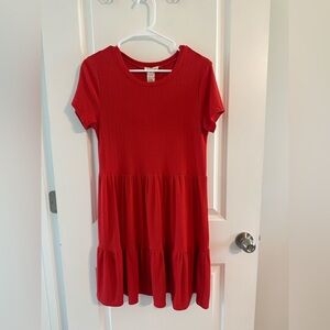 Red short sleeve dress
